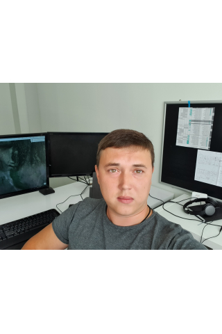 Максим Толченов