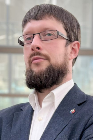 Александр Васильев