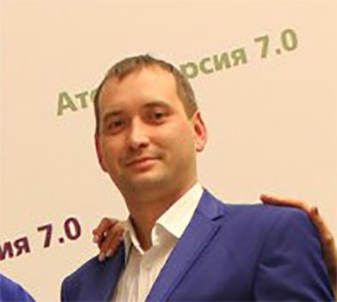 Дмитрий Стариков