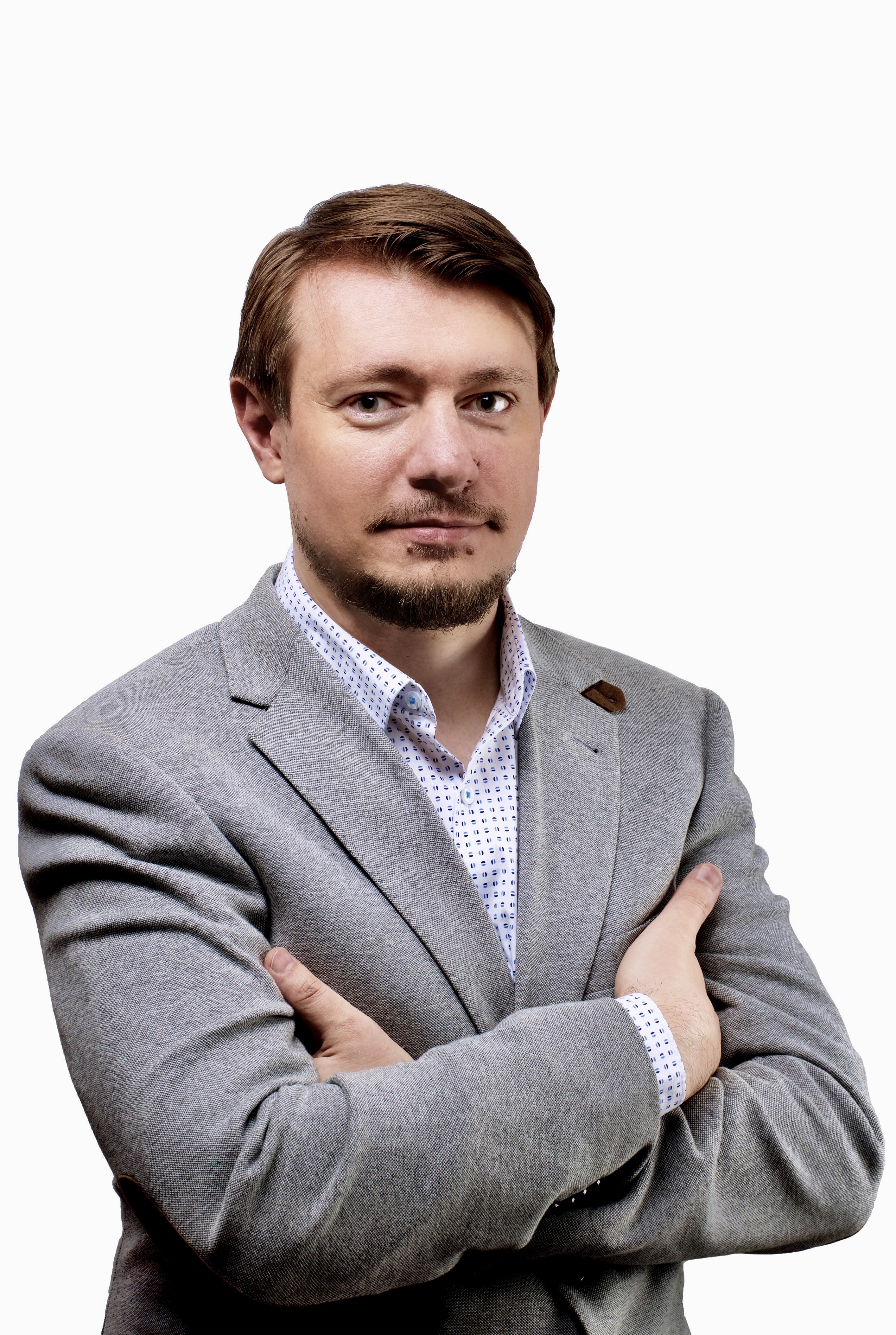 Евгений Лучников
