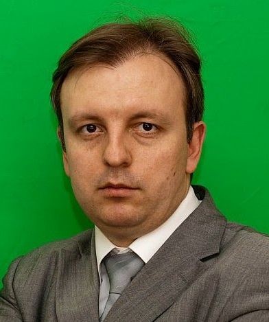Роман Попов
