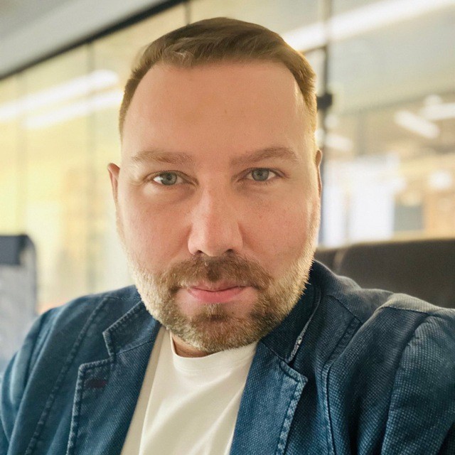 Андрей Попов