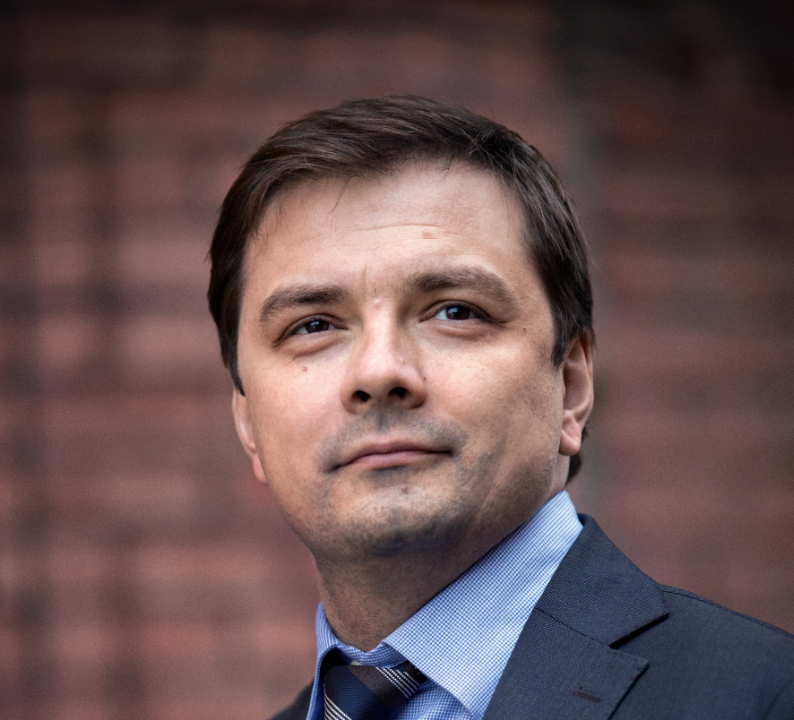 Михаил Константинов